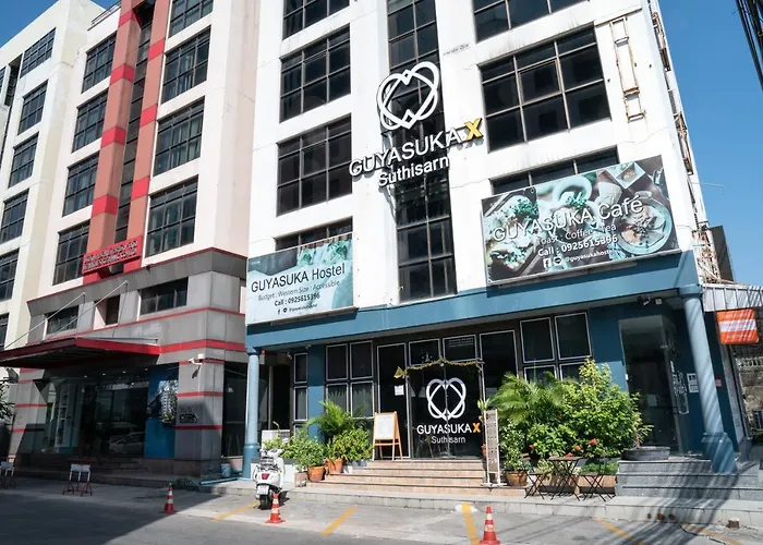 招待所 Room In Guest Room - Where Travel And Play Meet- Situated At The Heart Of Bangkok City *