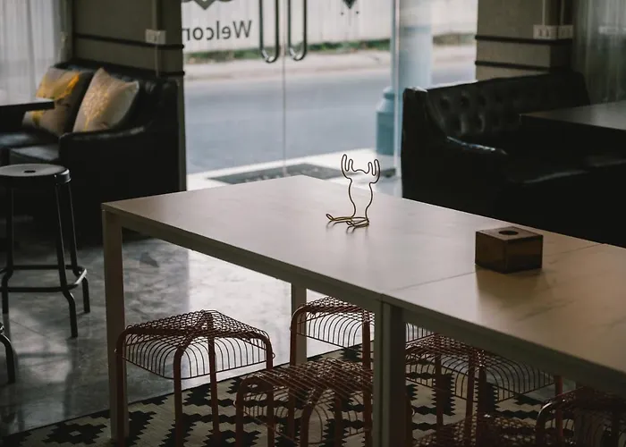 Room In Guest Room - Where Travel And Play Meet- Situated At The Heart Of Bangkok City *