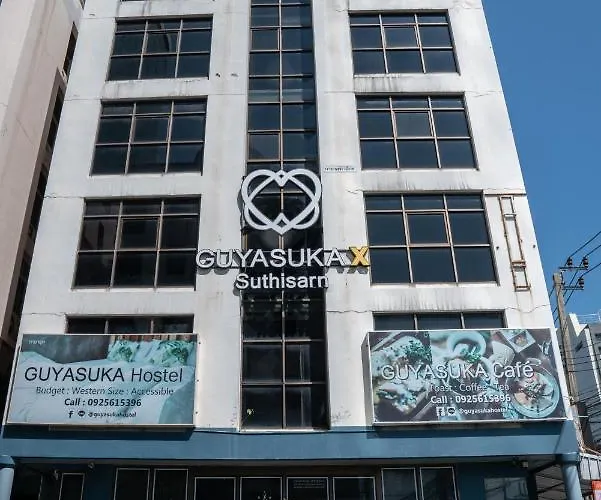 Room In Guest Room - Where Travel And Play Meet- Situated At The Heart Of Bangkok City * 曼谷