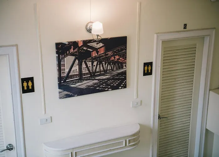 Room In Guest Room - Where Travel And Play Meet- Situated At The Heart Of Bangkok City *